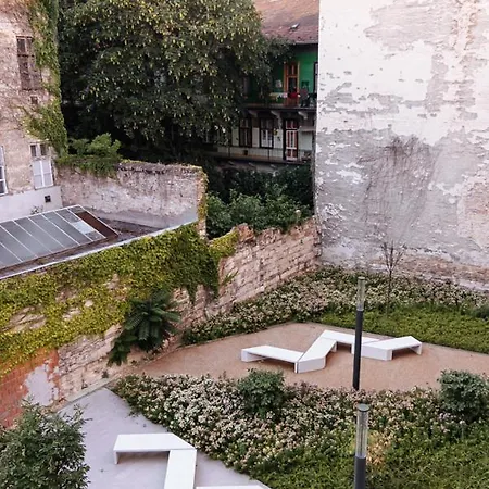 Apartman B 204, In The Heart Of