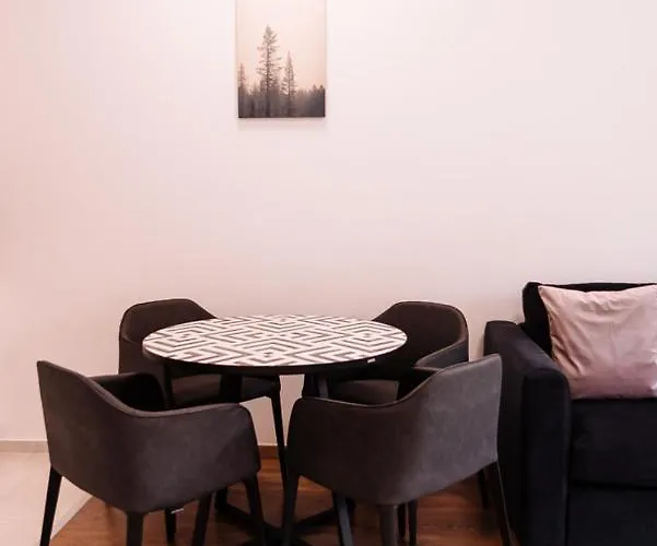 Apartament B 204, In The Heart Of *